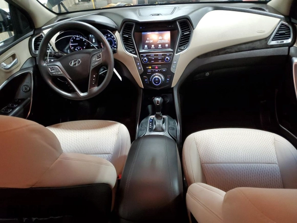 2017 Hyundai Santa Fe 2.4L z VIN 5NMZUDLB7HH027319, wystawiony jako Copart lot #58259575 z przebiegiem 114 812 mil mil oraz Szkoda całkowita • Salvage title. Historia ofert i sprzedaży dostępna na DreamBid. Obrazek 8.