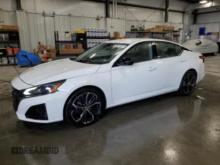 2024 Nissan Altima SR z VIN 1N4BL4CV8RN337536, wystawiony jako Copart lot #61386465 z przebiegiem 56 298 mil mil oraz Czysty tytuł • Clean title. Historia ofert i sprzedaży dostępna na DreamBid. Obrazek 1.