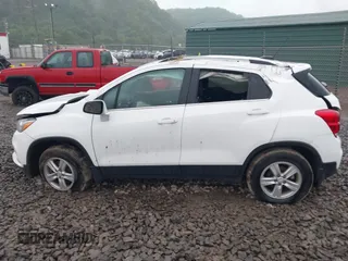 2020 Chevrolet Trax LT with VIN 3GNCJPSB9LL155372, listed as a IAAI auction lot 42357337 with 71,445 mi miles and . Bid and sale history available at DreamBid. Image 14.