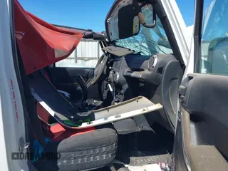 2016 Jeep Wrangler Unlimited Sahara z VIN 1C4HJWEG3GL115175, wystawiony jako IAAI lot #41686551 z przebiegiem Nie podano mil oraz . Historia ofert i sprzedaży dostępna na DreamBid. Obrazek 5.
