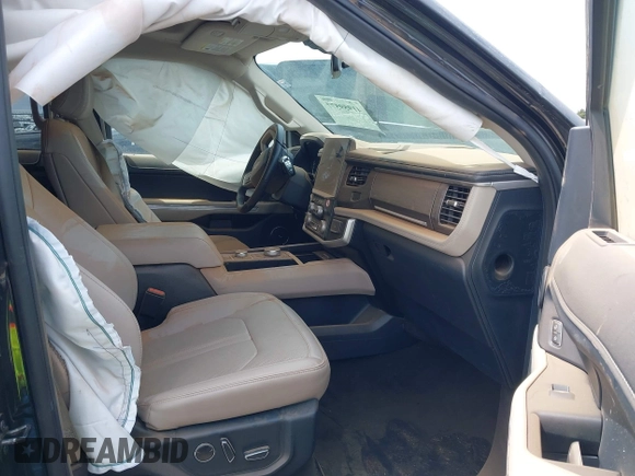 2024 Ford Expedition Limited with VIN 1FMJU2A83REA69642, listed as a IAAI auction lot 41959577 with 29,606 mi miles. Bid and sale history available at carsss.com. Image 5.