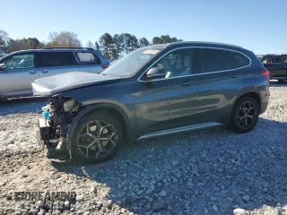 2018 BMW X1 xDrive28i with VIN WBXHT3C34J5K30584, listed as a Copart auction lot 44604363 with 42,208 mi miles. Bid and sale history available at carsss.com. Image 1.