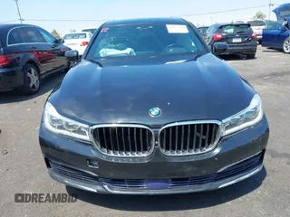 2017 BMW 7 Series 750i with VIN WBA7F0C37HGM22205, listed as a IAAI auction lot 40033800 with 70,581 mi miles. Bid and sale history available at carsss.com. Image 12.