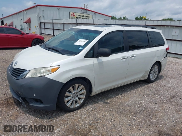 2012 Toyota Sienna XLE AAS z VIN 5TDYK3DC3CS186962, wystawiony jako IAAI lot #42325047 z przebiegiem Nie podano mil oraz . Historia ofert i sprzedaży dostępna na DreamBid. Obrazek 22.