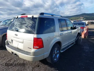 2005 Ford Explorer z VIN 1FMZU65K65ZA04433, wystawiony jako IAAI lot #38826884 z przebiegiem 157 221 mil mil oraz . Historia ofert i sprzedaży dostępna na DreamBid. Obrazek 4.