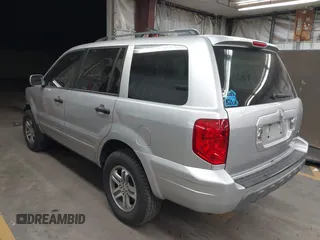 2005 Honda Pilot EX-L with VIN 5FNYF18575B064830, listed as a IAAI auction lot 41825259 with 250,467 mi miles. Bid and sale history available at carsss.com. Image 3.