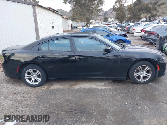 2020 Dodge Charger SXT z VIN 2C3CDXBG6LH188211, wystawiony jako IAAI lot #41699346 z przebiegiem 125 631 mil mil oraz . Historia ofert i sprzedaży dostępna na DreamBid. Obrazek 13.