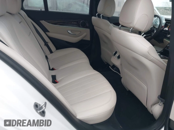 2020 Mercedes-Benz E 350 z VIN W1KZF8DB4LA826368, wystawiony jako IAAI lot #41449930 z przebiegiem 31 319 mil mil oraz . Historia ofert i sprzedaży dostępna na DreamBid. Obrazek 8.