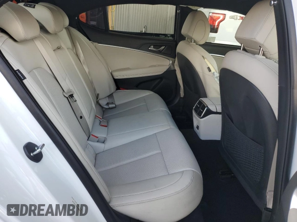 2025 Genesis G70 2.5T with VIN KMTG34SC0SU152314, listed as a Copart auction lot 61581285 with 8,656 mi miles and Non repairable. Bid and sale history available at DreamBid. Image 10.