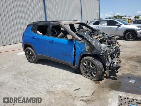2018 Jeep Compass Trailhawk z VIN 3C4NJDDB2JT198882, wystawiony jako Copart lot #63334315 z przebiegiem Nie podano mil oraz Nie do naprawy • Non repairable. Historia ofert i sprzedaży dostępna na DreamBid. Obrazek 4.