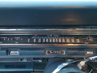 1968 Chrysler New Yorker z VIN CH41K8C119279, wystawiony jako Copart lot #87872885 z przebiegiem 52 901 mil mil oraz Tytuł czysty. Historia ofert i sprzedaży dostępna na DreamBid. Obrazek 9.