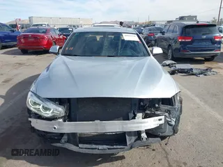 2018 BMW 3 Series 340i z VIN WBA8B3G54JNV01071, wystawiony jako IAAI lot #40922726 z przebiegiem 67 295 mil mil oraz . Historia ofert i sprzedaży dostępna na DreamBid. Obrazek 13.