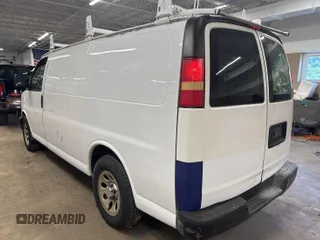 2012 Chevrolet Express Cargo z VIN 1GCSGAFX1C1148431, wystawiony jako IAAI lot #42613587 z przebiegiem 207 299 mil mil oraz . Historia ofert i sprzedaży dostępna na DreamBid. Obrazek 32.