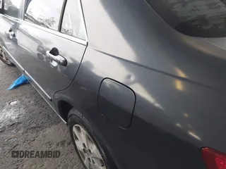 2003 Honda Accord LX z VIN 1HGCM56383A001350, wystawiony jako IAAI lot #39839794 z przebiegiem 176 516 mil mil oraz . Historia ofert i sprzedaży dostępna na DreamBid. Obrazek 14.