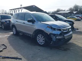 2019 Honda Pilot LX with VIN 5FNYF5H13KB031050, listed as a IAAI auction lot 41529822 with 51,328 mi miles. Bid and sale history available at carsss.com. Image 1.