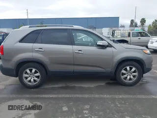 2013 Kia Sorento LX with VIN 5XYKTCA62DG313524, listed as a IAAI auction lot 41624883 with 70,777 mi miles. Bid and sale history available at carsss.com. Image 13.