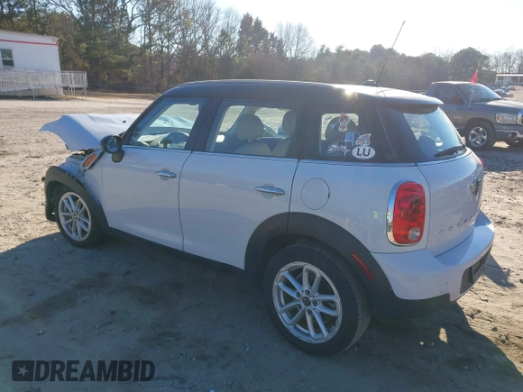 2015 MINI Countryman z VIN WMWZB3C53FWR43884, wystawiony jako IAAI lot #41296213 z przebiegiem 111 934 mil mil oraz . Historia ofert i sprzedaży dostępna na DreamBid. Obrazek 3.