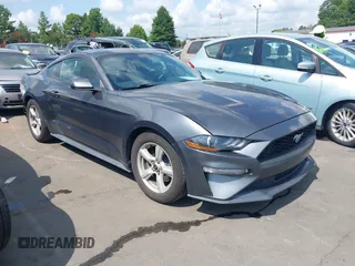 2018 Ford Mustang EcoBoost z VIN 1FA6P8TH8J5176892, wystawiony jako IAAI lot #42720983 z przebiegiem 72 636 mil mil oraz . Historia ofert i sprzedaży dostępna na DreamBid. Obrazek 1.