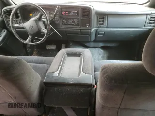 2001 Chevrolet Silverado 1500 LS with VIN 2GCEC19T411110961, listed as a Copart auction lot 49199325 with 212,257 mi miles and Salvage Title. Bid and sale history available at DreamBid. Image 8.