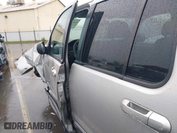 2005 Ford Explorer XLT z VIN 1FMZU63E65ZA28857, wystawiony jako IAAI lot #41803825 z przebiegiem 184 536 mil mil oraz . Historia ofert i sprzedaży dostępna na DreamBid. Obrazek 21.