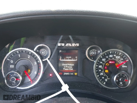 2024 Ram 2500 Tradesman z VIN 3C6UR5CL9RG245485, wystawiony jako IAAI lot #41724661 z przebiegiem 29 445 mil mil oraz . Historia ofert i sprzedaży dostępna na DreamBid. Obrazek 7.