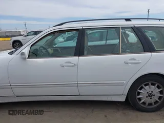 2001 Mercedes-Benz E-Class with VIN WDBJH65J31B364290, listed as a IAAI auction lot 41545677 with 162,040 mi miles. Bid and sale history available at carsss.com. Image 15.