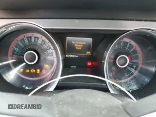 2013 Ford Mustang V6 с VIN 1ZVBP8AM6D5280047, выставлен на аукционе Copart как лот 60972665 с пробегом 172 959 миль миль и Списание • Salvage title. История ставок и продаж доступна на DreamBid. Изображение 9.