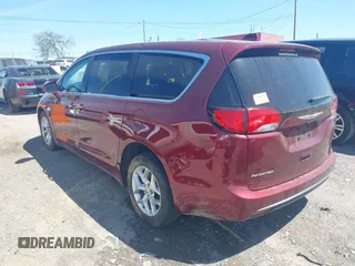 2020 Chrysler Pacifica Touring with VIN 2C4RC1FG5LR104163, listed as a IAAI auction lot 42018070 with 188,386 mi miles and . Bid and sale history available at DreamBid. Image 3.