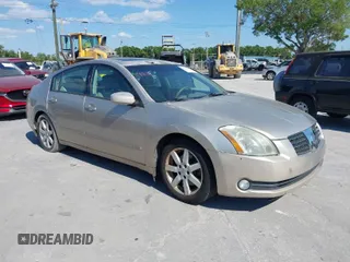 2004 Nissan Maxima SL with VIN 1N4BA41E14C931267, listed as a IAAI auction lot 41911875 with 129,161 mi miles. Bid and sale history available at carsss.com. Image 1.