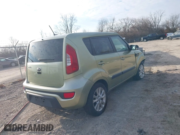 2013 Kia Soul with VIN KNDJT2A59D7571257, listed as a IAAI auction lot 41684100 with 146,320 mi miles. Bid and sale history available at carsss.com. Image 4.