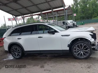 2025 Mazda CX-70 Premium Plus z VIN JM3KJEHA6S1111740, wystawiony jako IAAI lot #42287159 z przebiegiem 2 502 mil mil oraz . Historia ofert i sprzedaży dostępna na DreamBid. Obrazek 14.