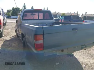 1995 Mitsubishi Mighty Max z VIN JA7LS21G6SP007394, wystawiony jako IAAI lot #40347460 z przebiegiem 89 606 mil mil oraz . Historia ofert i sprzedaży dostępna na DreamBid. Obrazek 14.