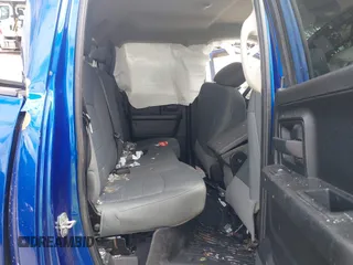 2019 Ram 1500 Tradesman z VIN 1C6RR6FG0KS712690, wystawiony jako IAAI lot #42227307 z przebiegiem Nie podano mil oraz . Historia ofert i sprzedaży dostępna na DreamBid. Obrazek 8.