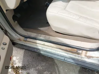 2005 Lincoln Town Car Signature Limited z VIN 1LNHM82W35Y654826, wystawiony jako IAAI lot #42334790 z przebiegiem 96 113 mil mil oraz . Historia ofert i sprzedaży dostępna na DreamBid. Obrazek 6.