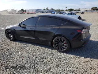 2023 Tesla Model 3 Performance z VIN 5YJ3E1EC9PF414218, wystawiony jako Copart lot #53105285 z przebiegiem 60 745 mil mil oraz Szkoda całkowita • Salvage title. Historia ofert i sprzedaży dostępna na DreamBid. Obrazek 2.