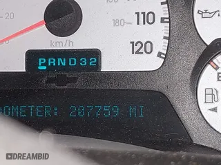 2005 Chevrolet TrailBlazer LS with VIN 1GNET16S856109443, listed as a IAAI auction lot 41453345 with 207,759 mi miles. Bid and sale history available at carsss.com. Image 7.