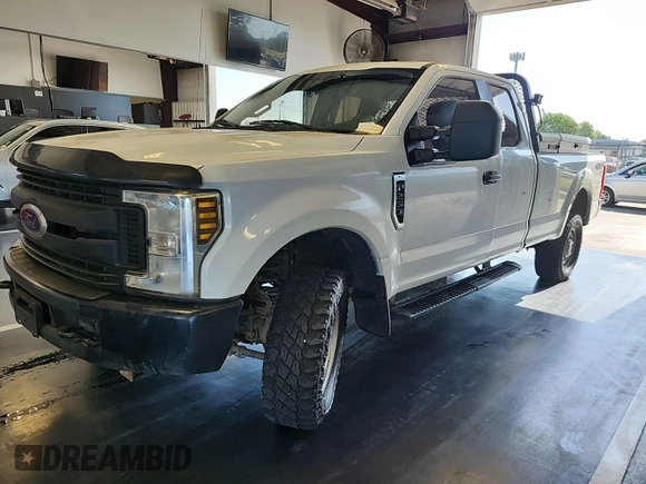 2018 Ford F-250 XL z VIN 1FT7X2B64JEB43318, wystawiony jako IAAI lot #42879295 z przebiegiem 215 145 mil mil oraz . Historia ofert i sprzedaży dostępna na DreamBid. Obrazek 8.