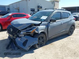 2021 Nissan Kicks SR z VIN 3N1CP5DV7ML556734, wystawiony jako IAAI lot #41652580 z przebiegiem 52 042 mil mil oraz . Historia ofert i sprzedaży dostępna na DreamBid. Obrazek 18.