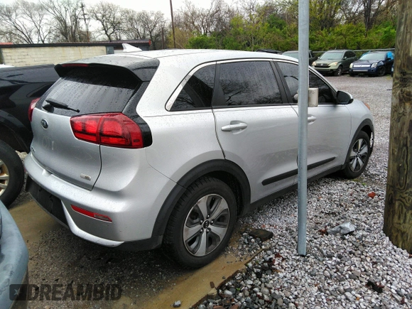2018 Kia Niro LX with VIN KNDCB3LCXJ5147445, listed as a IAAI auction lot 41930470 with 134,224 mi miles. Bid and sale history available at carsss.com. Image 4.