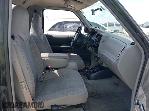 2000 Ford Ranger XLT with VIN 1FTYR11X6YTA70137, listed as a IAAI auction lot 42621131 with 220,066 mi miles and . Bid and sale history available at DreamBid. Image 5.