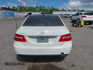 2010 Mercedes-Benz E-Class E 350 Luxury with VIN WDDHF5GB0AA059847, listed as a IAAI auction lot 42158332 with 293,386 mi miles. Bid and sale history available at carsss.com. Image 6.