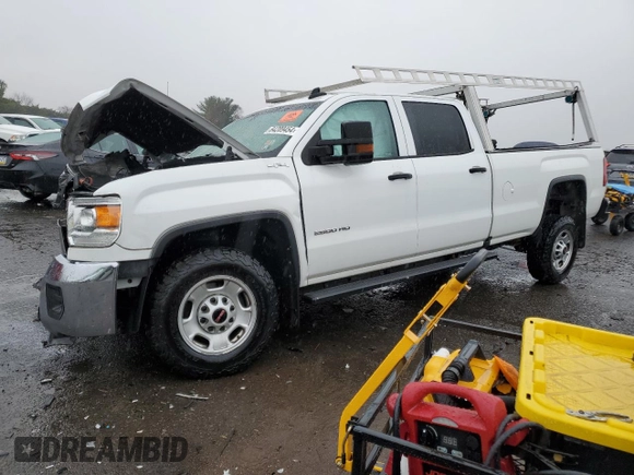 2018 GMC Sierra 2500HD z VIN 1GT12REG1JF126729, wystawiony jako Copart lot #84289454 z przebiegiem Nie podano mil oraz Szkoda całkowita • Salvage title. Historia ofert i sprzedaży dostępna na DreamBid. Obrazek 1.
