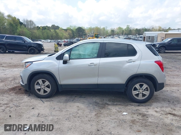 2021 Chevrolet Trax LS z VIN KL7CJKSB3MB334180, wystawiony jako IAAI lot #41951382 z przebiegiem 44 331 mil mil oraz . Historia ofert i sprzedaży dostępna na DreamBid. Obrazek 14.