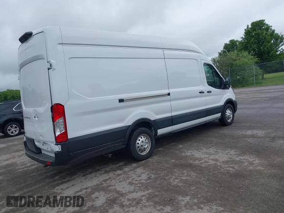 2022 Ford Transit Cargo with VIN 1FTBR3U85NKA64272, listed as a IAAI auction lot 42427708 with 62,043 mi miles and . Bid and sale history available at DreamBid. Image 4.