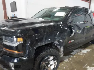 2017 Chevrolet Silverado 1500 LT with VIN 1GCVKREC3HZ183876, listed as a IAAI auction lot 41404639 with 122,367 mi miles. Bid and sale history available at carsss.com. Image 6.