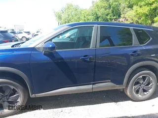 2025 Nissan Rogue SV with VIN 5N1BT3BA8SC815552, listed as a IAAI auction lot 42075674 with 4,439 mi miles. Bid and sale history available at carsss.com. Image 13.