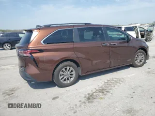 2021 Toyota Sienna XLE with VIN 5TDYRKEC1MS045992, listed as a Copart auction lot 52883385 with 47,847 mi miles and Clean Title. Bid and sale history available at DreamBid. Image 3.