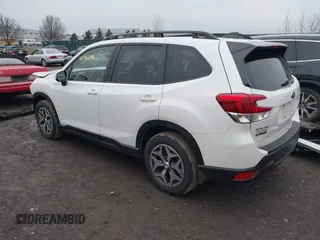 2024 Subaru Forester Premium with VIN JF2SKACC0RH507057, listed as a IAAI auction lot 41062991 with 9,597 mi miles. Bid and sale history available at carsss.com. Image 3.
