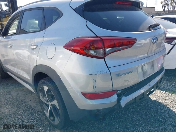 2017 Hyundai Tucson Value with VIN KM8J33A25HU468142, listed as a IAAI auction lot 41382131 with 1 mi miles. Bid and sale history available at carsss.com. Image 3.