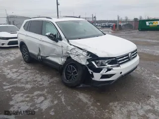 2020 Volkswagen Tiguan SE with VIN 3VV2B7AX2LM086681, listed as a IAAI auction lot 41522520 with 47,862 mi miles. Bid and sale history available at carsss.com. Image 1.